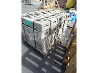 Pallet van 25 blokken voor de heras-barrière - afbeelding 3 van  3