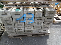 Pallet van 25 blokken voor de heras-barrière - afbeelding 2 van  4