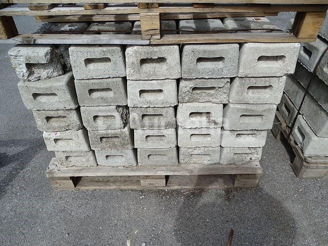 Pallet van 25 blokken voor de heras-barrière - afbeelding 4 van  4