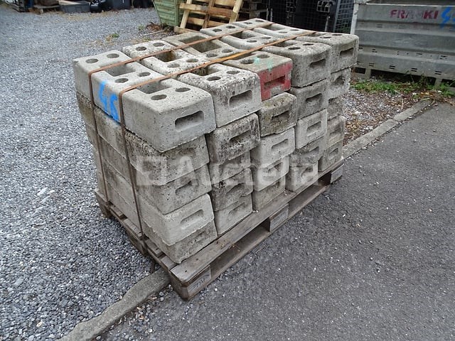 Pallet van 25 blokken voor de heras-barrière - afbeelding 1 van  4