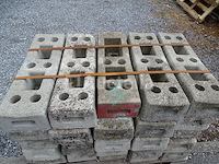 Pallet van 25 blokken voor de heras-barrière - afbeelding 2 van  4