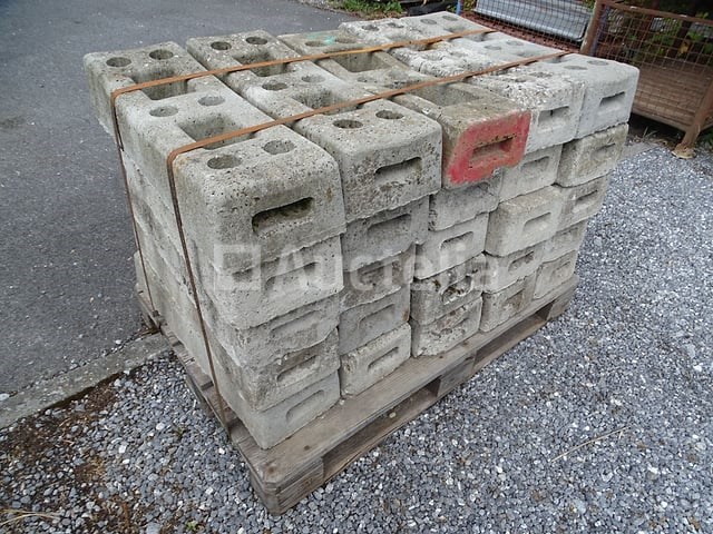 Pallet van 25 blokken voor de heras-barrière - afbeelding 4 van  4