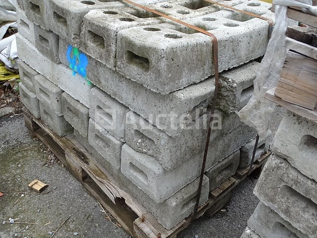 Pallet van 25 blokken voor de heras-barrière - afbeelding 2 van  3