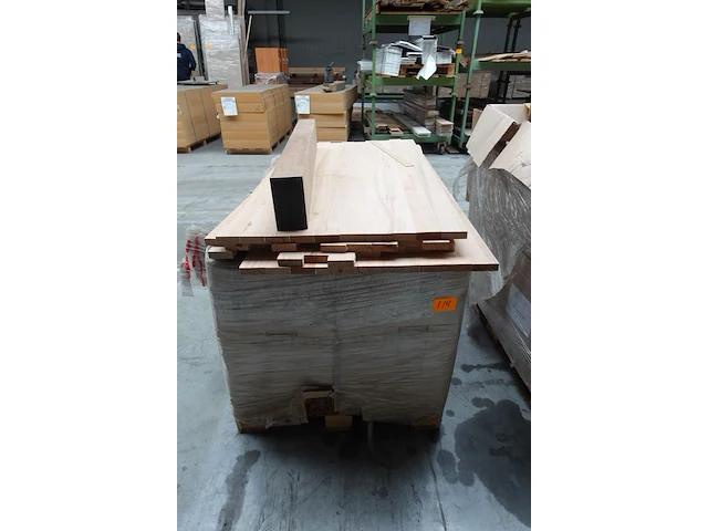Pallet verlijmde houten lamellen - afbeelding 1 van  4