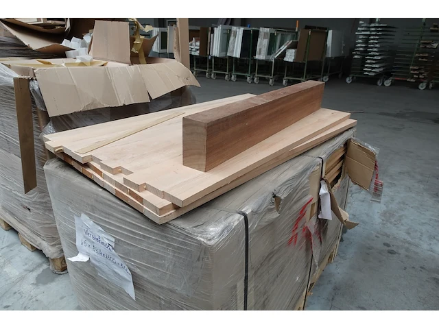 Pallet verlijmde houten lamellen - afbeelding 3 van  4