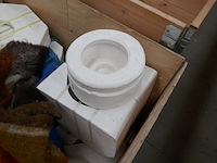 Palletbox met gipsmallen - afbeelding 4 van  5