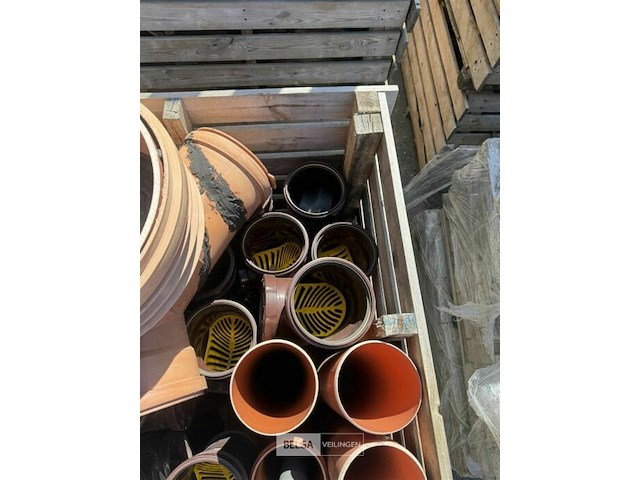 Palletbox met inhoud voor pijpmontage - afbeelding 5 van  9