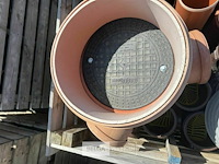 Palletbox met inhoud voor pijpmontage - afbeelding 8 van  9