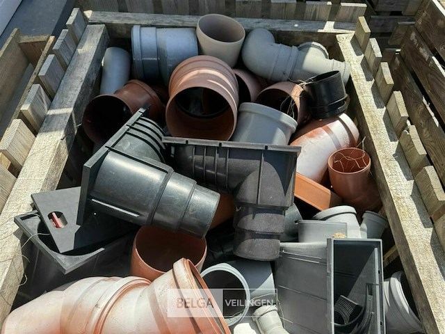 Palletbox met inhoud voor pijpmontage - afbeelding 1 van  4