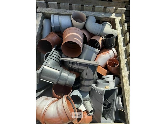 Palletbox met inhoud voor pijpmontage - afbeelding 2 van  4