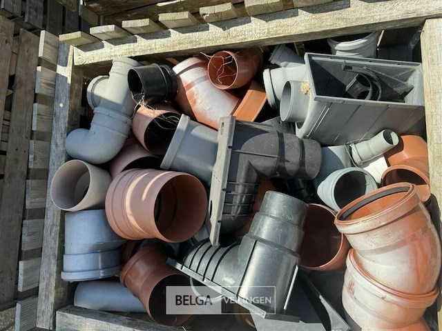 Palletbox met inhoud voor pijpmontage - afbeelding 3 van  4