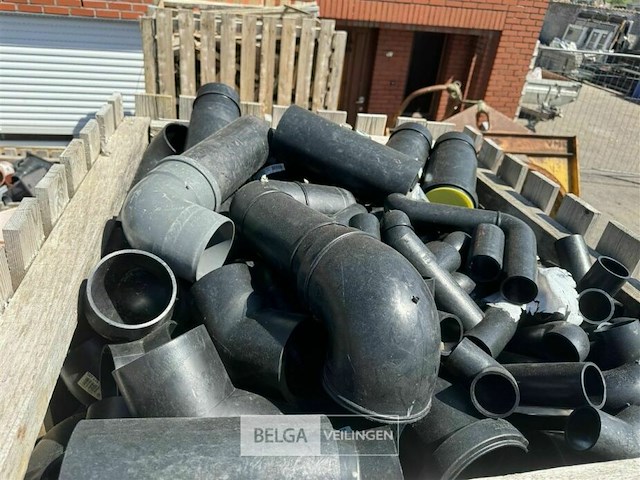 Palletbox met inhoud voor pijpmontage - afbeelding 1 van  9