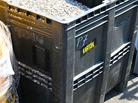 Palletbox met kiezelstenen - afbeelding 2 van  2