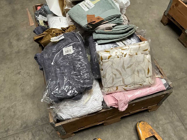 Palletdeal diverse bed- en badtextiel van o.a. walra - afbeelding 3 van  6