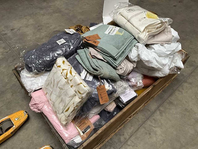 Palletdeal diverse bed- en badtextiel van o.a. walra - afbeelding 4 van  6