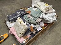 Palletdeal diverse bed- en badtextiel van o.a. walra - afbeelding 4 van  6