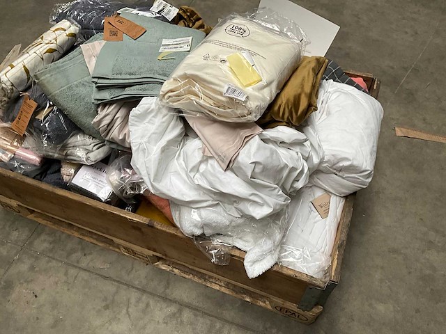 Palletdeal diverse bed- en badtextiel van o.a. walra - afbeelding 5 van  6