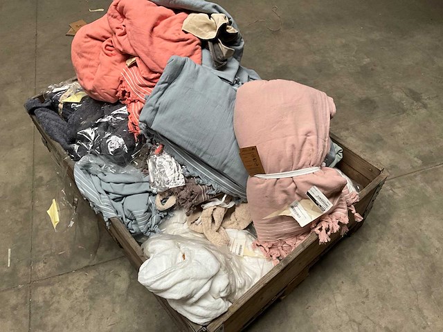 Palletdeal diverse bed- en badtextiel van o.a. walra - afbeelding 6 van  8