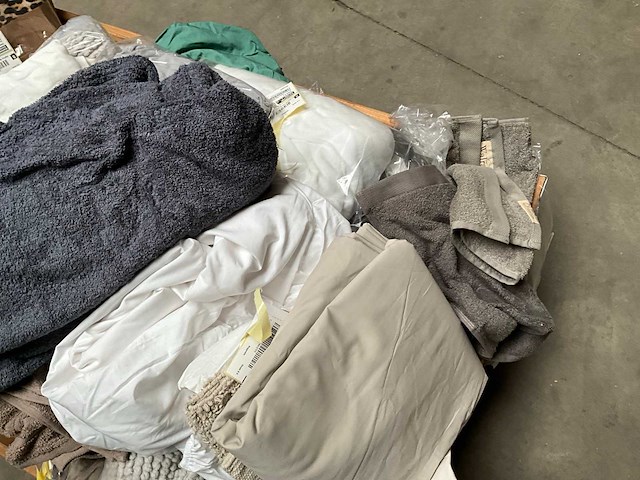 Palletdeal diverse bed- en badtextiel van o.a. walra - afbeelding 3 van  9