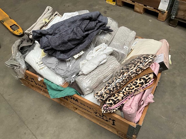 Palletdeal diverse bed- en badtextiel van o.a. walra - afbeelding 7 van  9