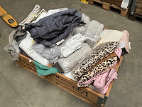 Palletdeal diverse bed- en badtextiel van o.a. walra - afbeelding 7 van  9