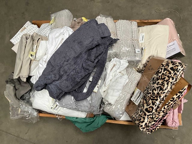 Palletdeal diverse bed- en badtextiel van o.a. walra - afbeelding 8 van  9