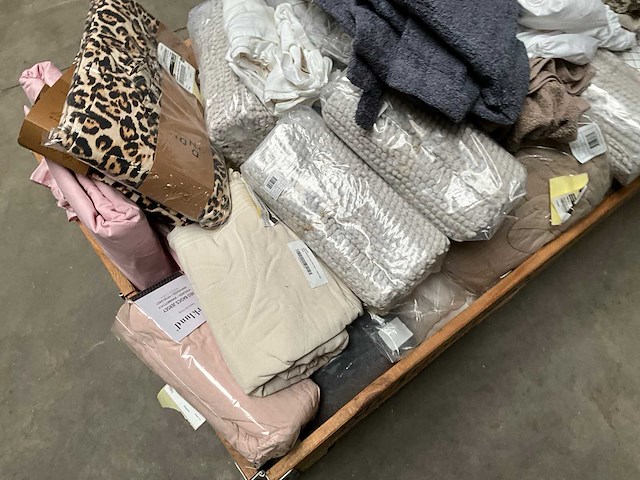 Palletdeal diverse bed- en badtextiel van o.a. walra - afbeelding 5 van  9