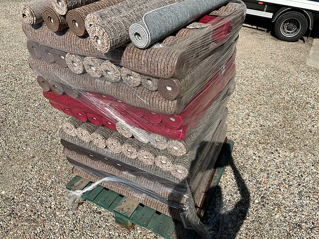 Palletdeal diverse kleuren vloerkleden 150 x 100 cm - afbeelding 13 van  14