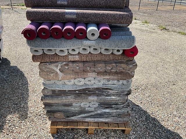 Palletdeal diverse kleuren vloerkleden 150 x 100 cm - afbeelding 7 van  14