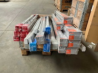 Palletdeal diverse merken tl verlichting met armatuur - afbeelding 1 van  3