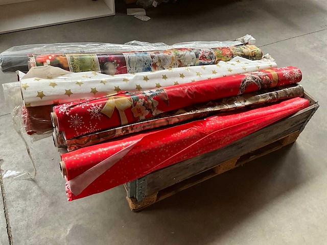 Palletdeal diverse rollen tafelzeil 140cm breed - afbeelding 2 van  5