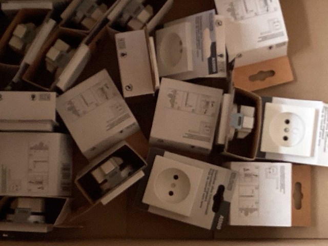 Palletdeal diverse schakelmateriaal - afbeelding 6 van  6