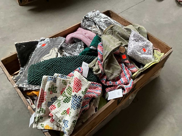 Palletdeal diverse sierkussen hoezen - afbeelding 2 van  5