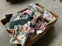 Palletdeal diverse sierkussen hoezen - afbeelding 2 van  5