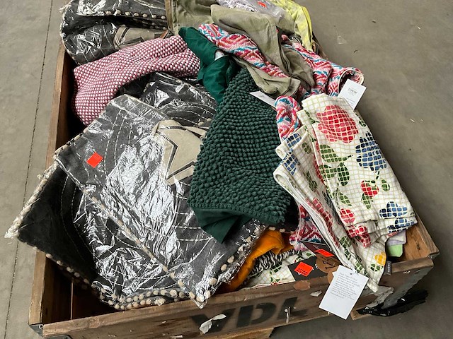 Palletdeal diverse sierkussen hoezen - afbeelding 3 van  5