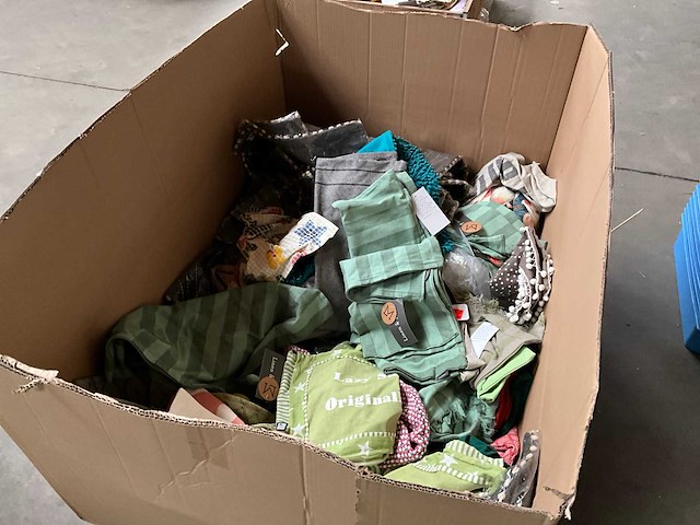 Palletdeal diverse sierkussen hoezen - afbeelding 2 van  5