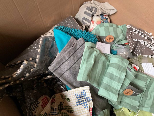 Palletdeal diverse sierkussen hoezen - afbeelding 4 van  5