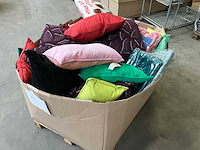 Palletdeal diverse sierkussens en hoezen van o.a. 2lif en linen & more - afbeelding 2 van  8