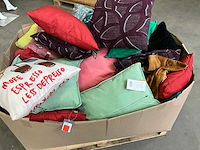 Palletdeal diverse sierkussens en hoezen van o.a. 2lif en linen & more - afbeelding 6 van  8