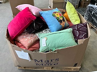 Palletdeal diverse sierkussens van o.a. 2lif en linen & more - afbeelding 1 van  6