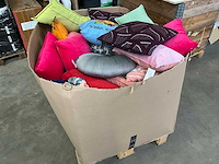 Palletdeal diverse sierkussens van o.a. 2lif en linen & more - afbeelding 2 van  6