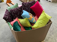 Palletdeal diverse sierkussens van o.a. 2lif en linen & more - afbeelding 6 van  6