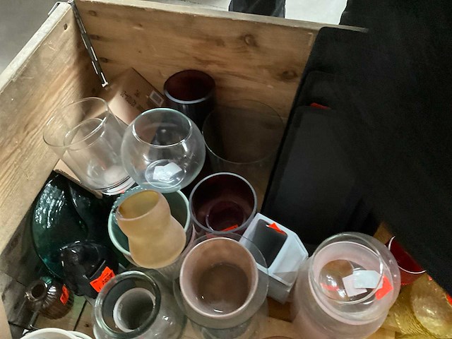 Palletdeal diverse woonaccessoires o.a. vazen - afbeelding 3 van  7