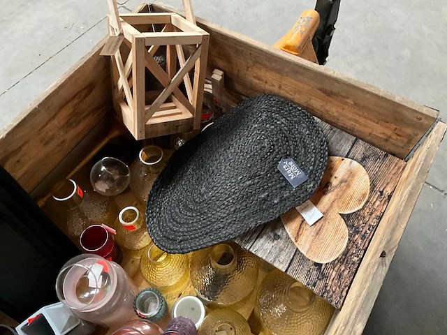 Palletdeal diverse woonaccessoires o.a. vazen - afbeelding 4 van  7