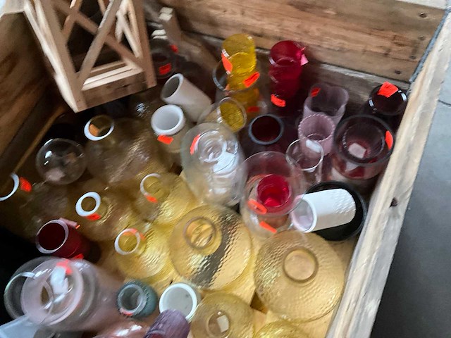 Palletdeal diverse woonaccessoires o.a. vazen - afbeelding 5 van  7