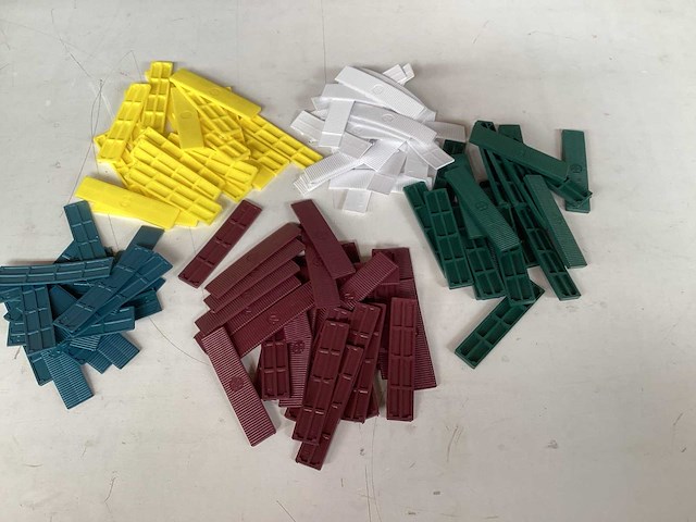 Palletdeal glasblokjes/vulplaatjes 1,2,3,4 en 5 mm (40000x) - afbeelding 1 van  7