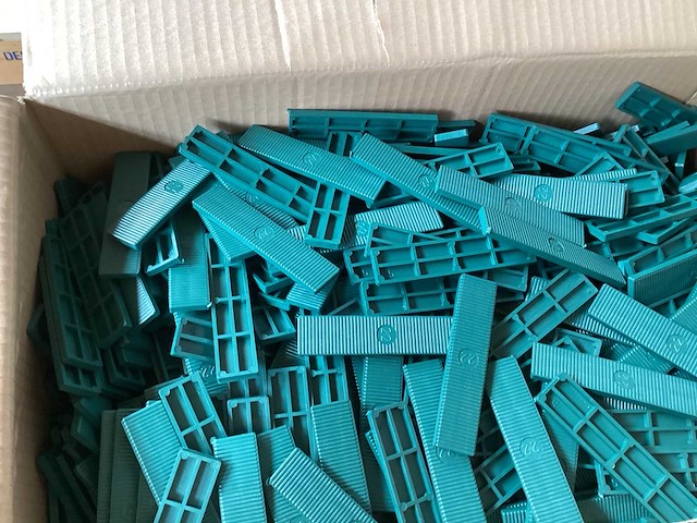 Palletdeal glasblokjes/vulplaatjes 1,2,3,4 en 5 mm (40000x) - afbeelding 3 van  7