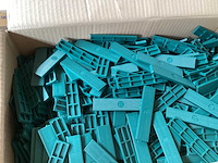 Palletdeal glasblokjes/vulplaatjes 1,2,3,4 en 5 mm (40000x) - afbeelding 3 van  7