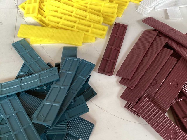 Palletdeal glasblokjes/vulplaatjes 1,2,3,4 en 5 mm (40000x) - afbeelding 5 van  7