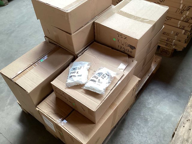 Palletdeal kwb tegelkruisje 3 mm, wit (363x) - afbeelding 1 van  4